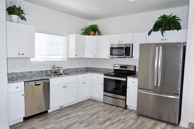 Building Photo - 706 Grissom Dr.