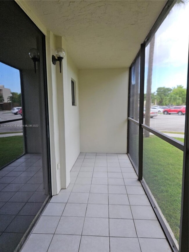 Building Photo - 8005 SW 107th Ave