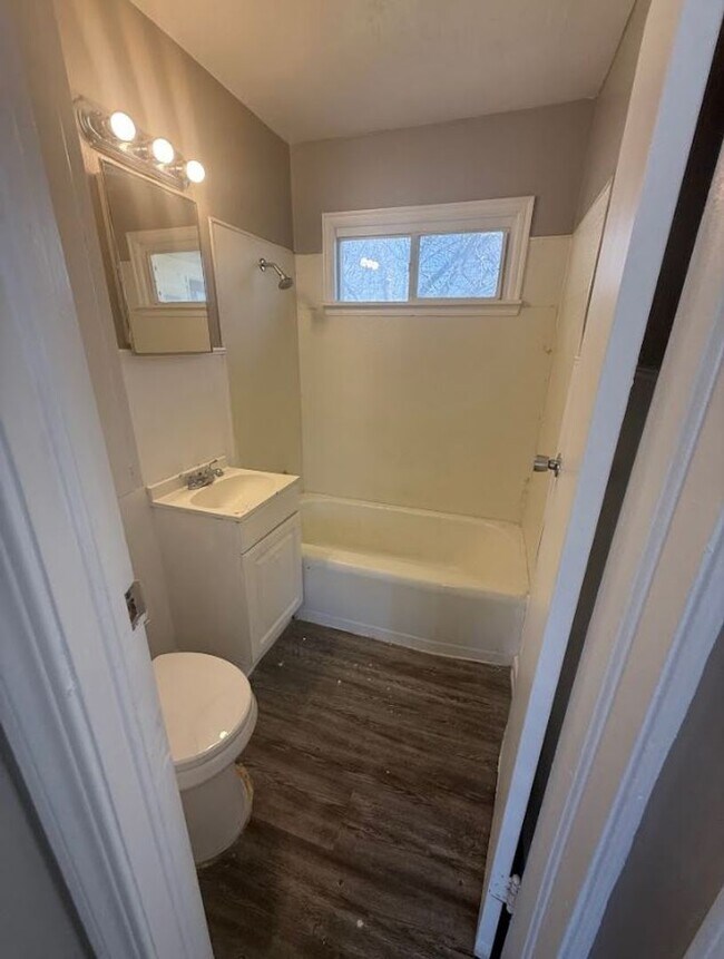Building Photo - 3512 Brookside Dr