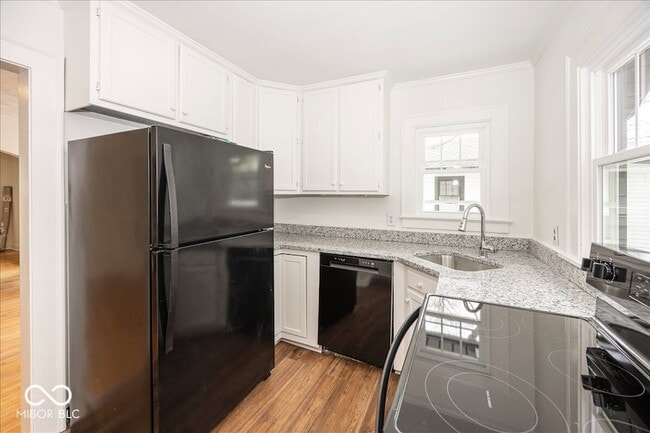 Building Photo - 6144 Winthrop Ave