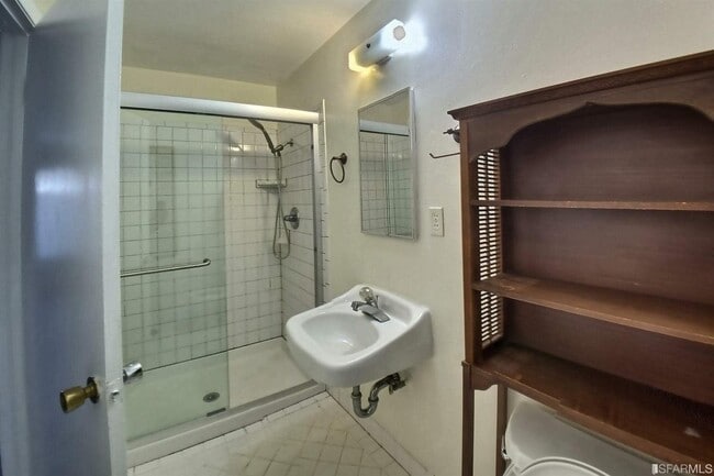 Building Photo - 1907 Greenwich St