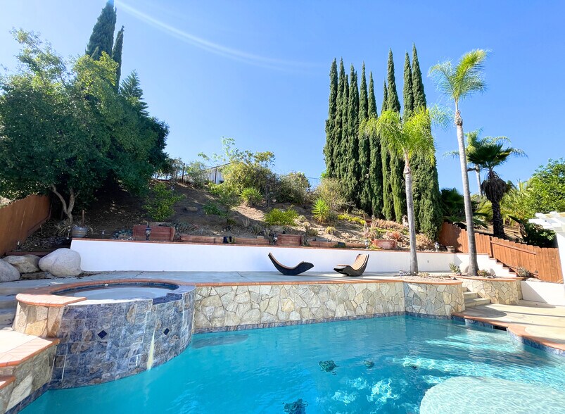 Building Photo - 1249 Bernardo Ave