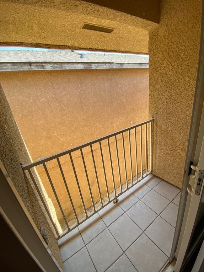 Building Photo - Spacious two-story home Available Now!