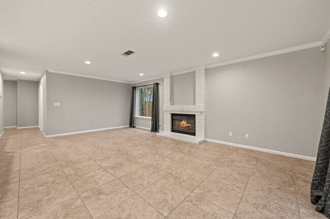 Building Photo - Luxury 4-Bedroom Home with Designer Upgrad...