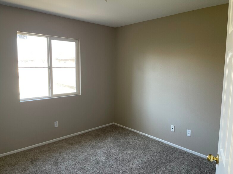 Building Photo - 33690 Willow Haven Ln