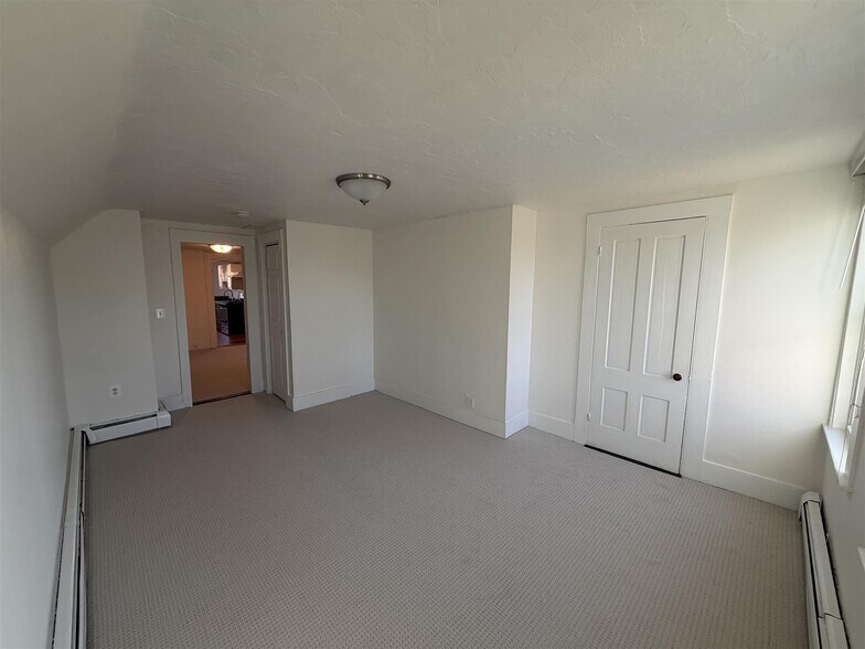 Building Photo - 84 Pleasant St