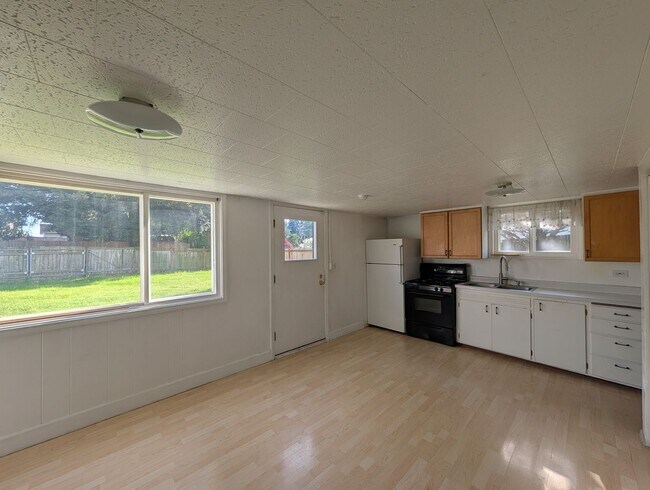 Building Photo - 5bd/2ba Burien Home