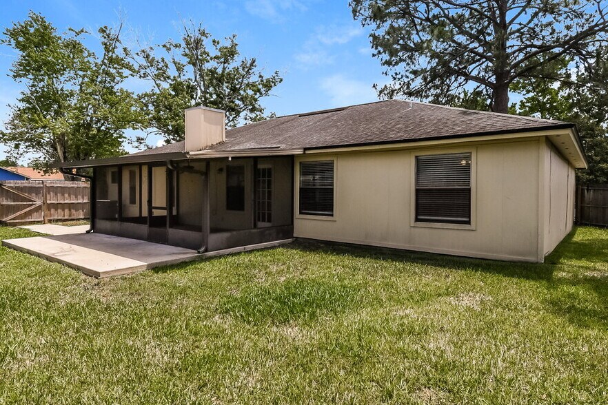 Building Photo - 10831 Losco Jct Dr