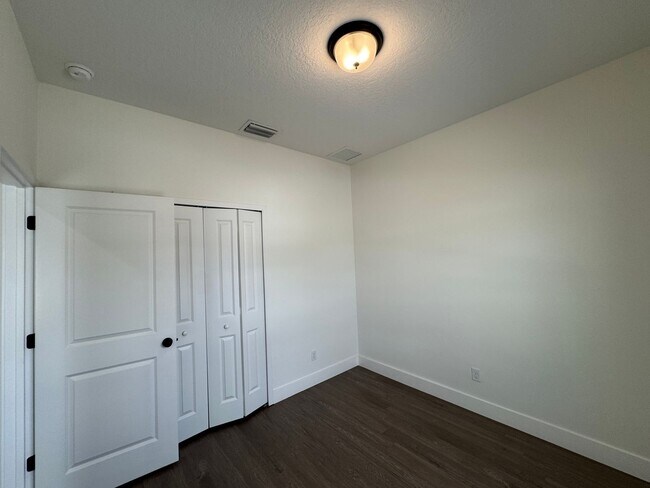 Building Photo - BEAUTIFUL 4 BD/2 BA Home in Palm Bay! Great Location!