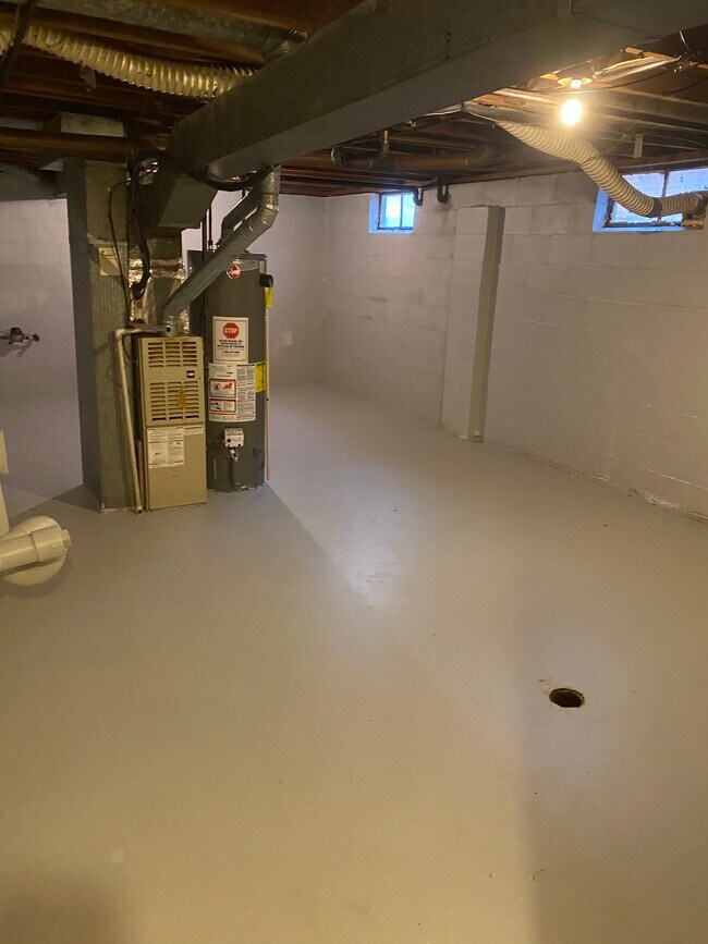 Basement / furnace - 3946 La Rosa Dr