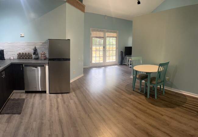 Building Photo - 3848 Floyd Rd