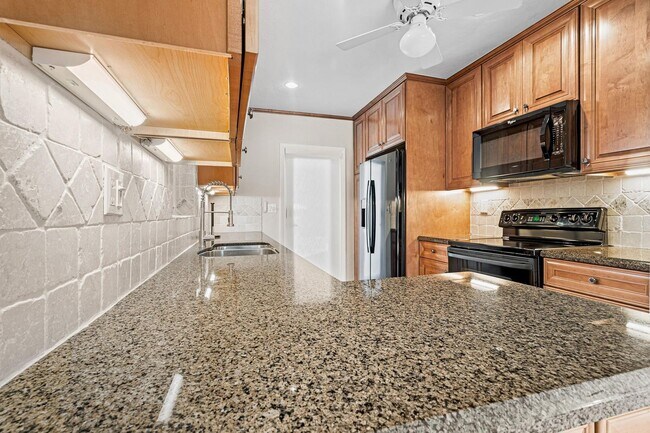 Building Photo - 1900 NE 19th St