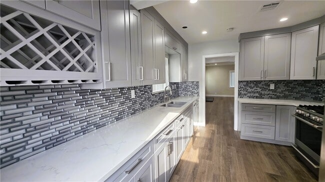 Building Photo - 2431 N Lamer St