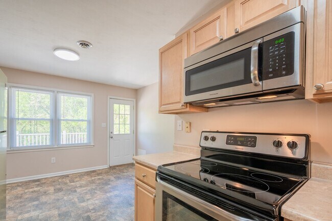 Building Photo - Rutrough Road