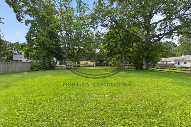 Building Photo - 6051 Graystone Dr