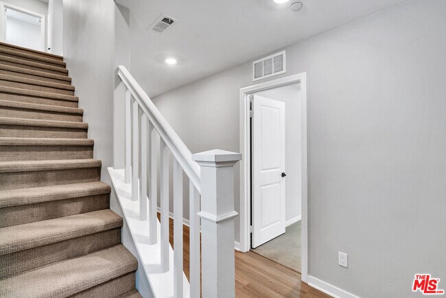 Building Photo - 515 Daniel Freeman Cir