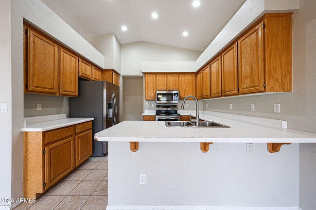Building Photo - 6320 W Paradise Ln