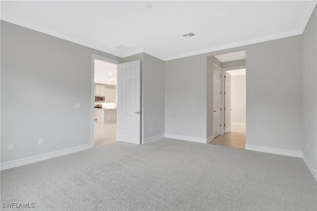 Building Photo - 335 Tamarindo Ln