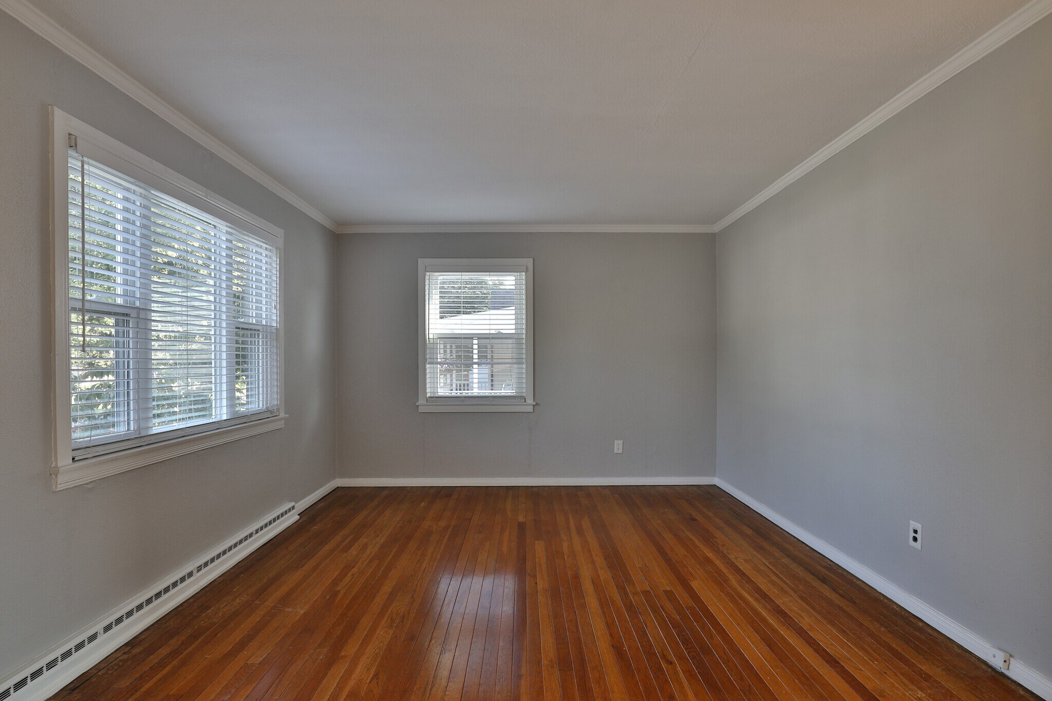 Building Photo - 5586 Emerson Ave