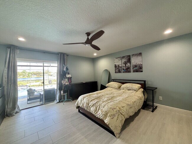 Building Photo - 9135 San Ambrosio Dr