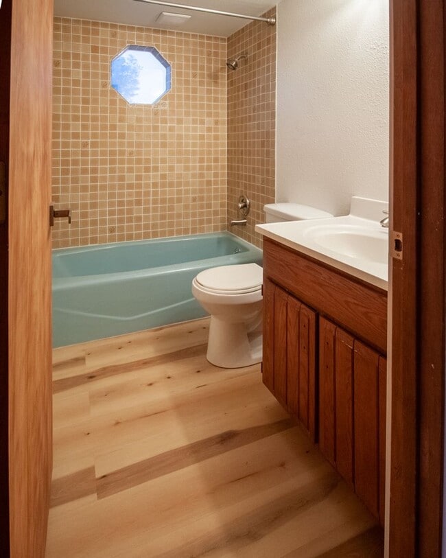 Building Photo - One of a kind home in West Richland