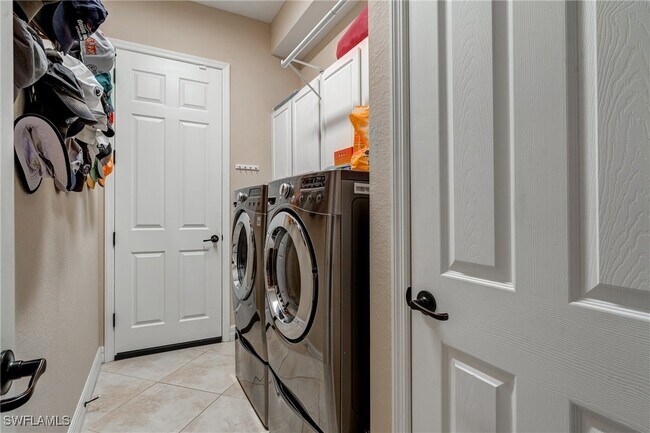 Building Photo - 28564 Longford Ct