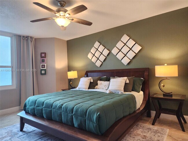 Building Photo - 3505 S Ocean Dr