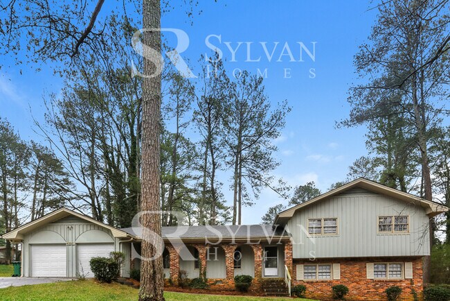 Building Photo - Lease today! No extra charge for contentme...