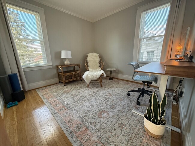 Building Photo - 1804 Storrs Ave