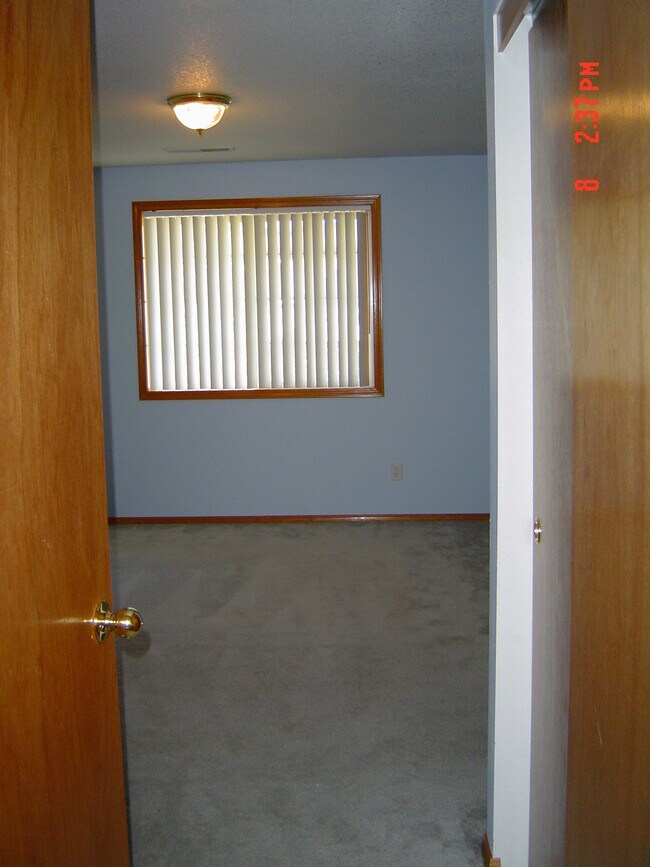 Building Photo - 3935 SW Pinewood Way