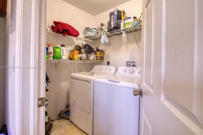 Building Photo - 4930 Windward Way