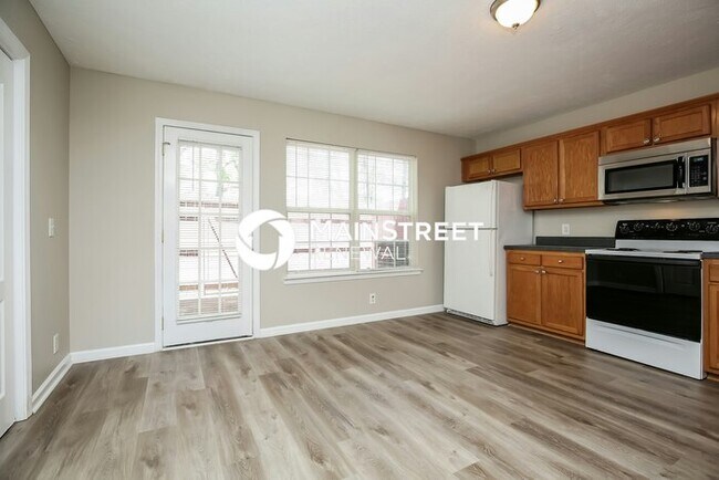 Building Photo - 2 Bedroom Pet-Friendly Home in La Vergne, TN with Main Street Renewal
