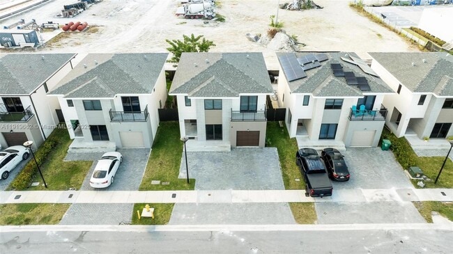 Building Photo - 275 NW 13th Pl