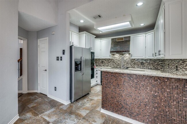Building Photo - 7700 Windmere Ct