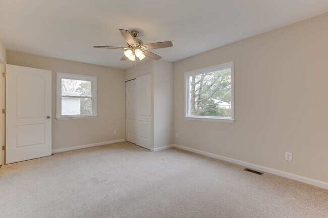 Building Photo - 213 Clemwood Pkwy