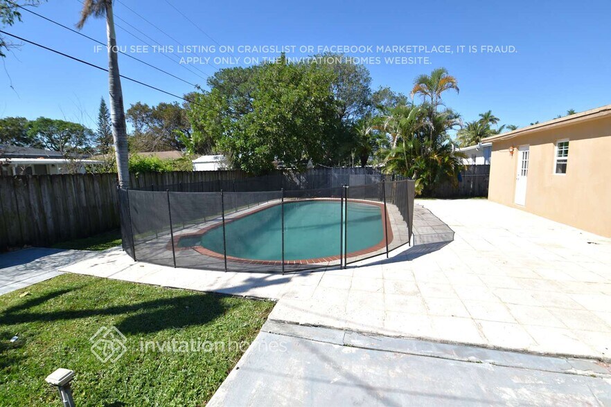 Building Photo - 617 SW 4th St