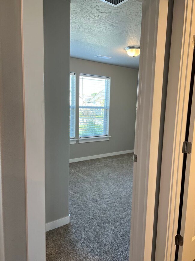 Building Photo - 3 CAR GARAGE