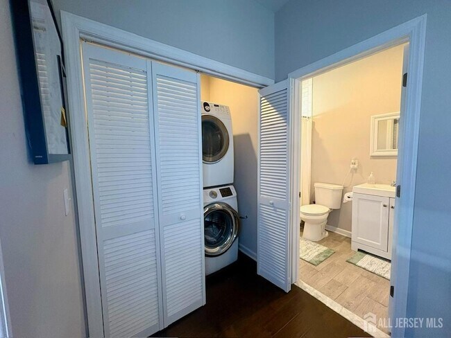 Building Photo - 39 Caldwell Rd