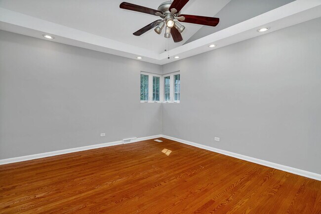 Building Photo - 13 S Waiola Ave
