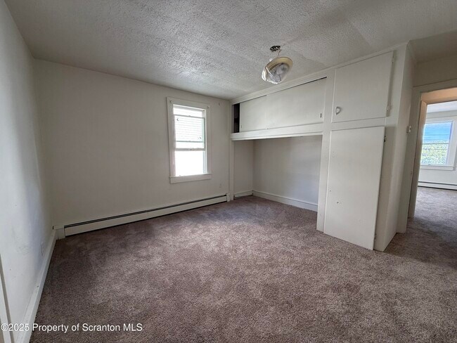 Building Photo - 949 Carmalt St