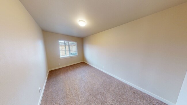 Building Photo - Charming 2 Bedroom Duplex - Granite Counters, Plank Flooring, Fully Fenced, Storage Shed!