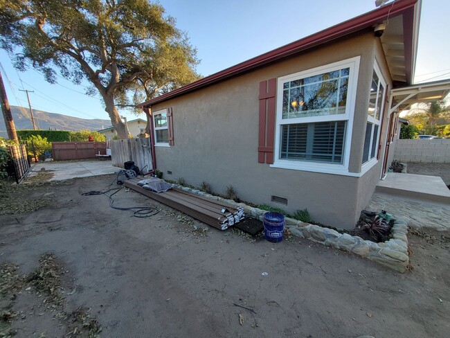 Building Photo - Remodeled 2-bedroom 1 bath plus Bonus Room...