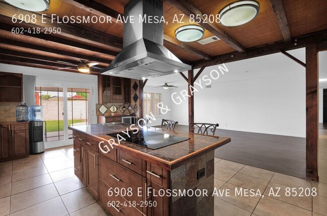 Building Photo - Stunning Two-Bedroom Home Ready for Immediate Move-In!