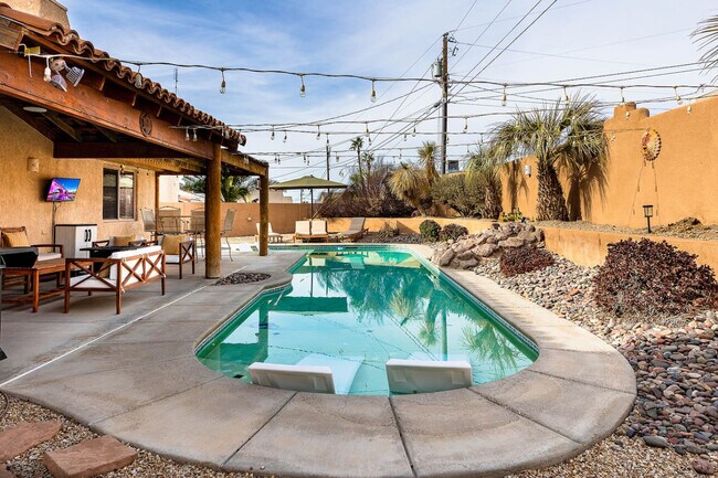 Building Photo - 3921 Aloha Ln