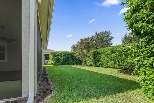 Building Photo - 2460 Promenade Dr