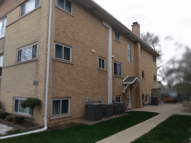 Primary Photo - 9511 Lawrence Ct