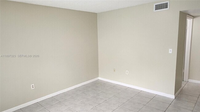 Building Photo - 10628 SW 118th Pl