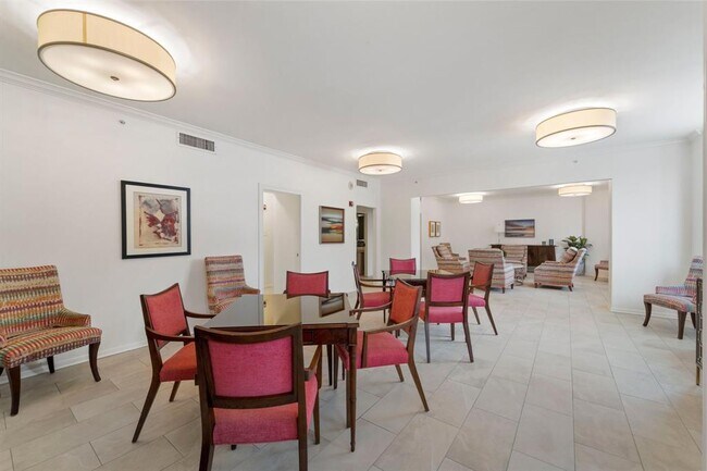 Building Photo - 651 Bering Dr