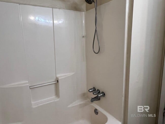 Building Photo - 72 Grimes Ln