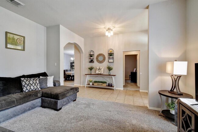 Building Photo - 2354 Oak Pebble